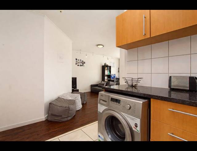 1 BEDROOM APARTMENT FOR SALE IN CLAREMONT